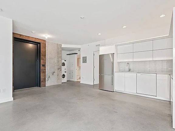 3rd image of 651 New York Ave APT 204