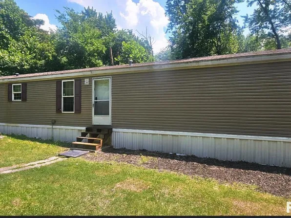 426 Moore St, Benton, IL 62812