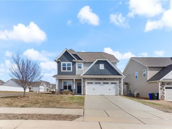 122 Campaign Dr, Mebane, NC 27302