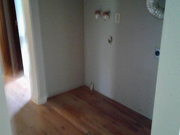 2nd image of 411 127th St S