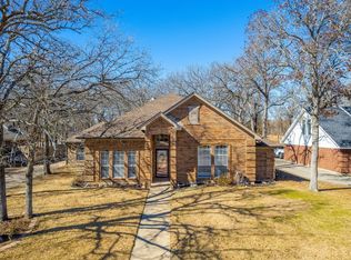 1501 Spinnaker Ln, Azle, TX 76020