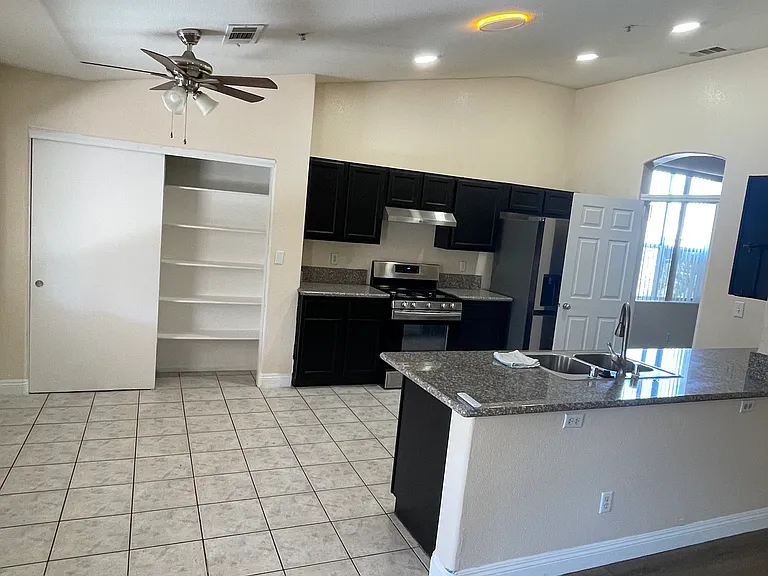 3527 Bronco Buster Ct — Photo 9