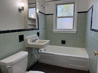 5th image of 239 Valleyview Dr APT 3