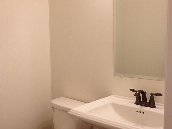 3rd image of 9499 Thornecrest Dr