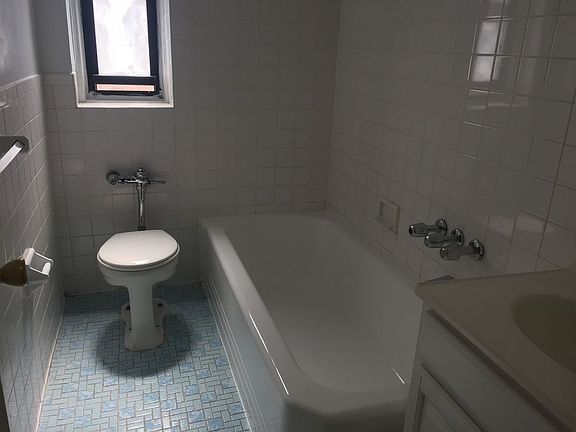 5th image of 9354 Queens Blvd Bsmt 3