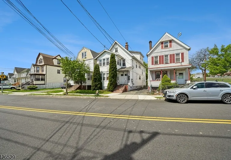 133 Franklin Ave — Photo 13