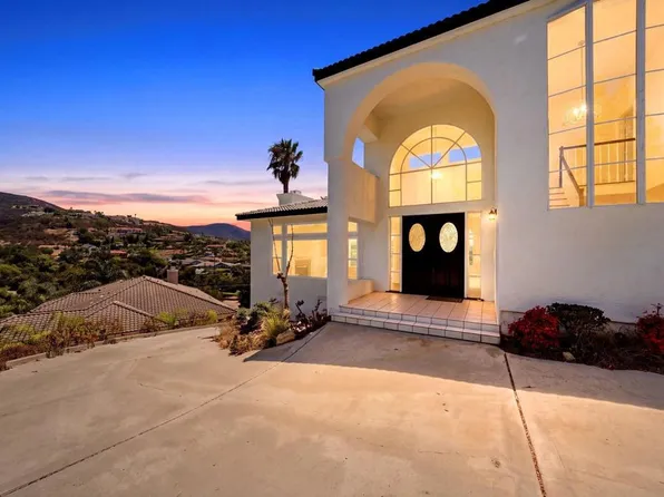 1522 Maxwell Ln, Vista, CA 92084