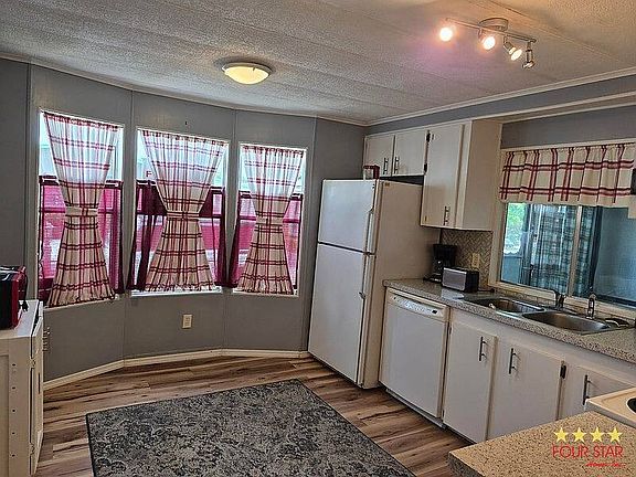 5th image of 916 Marcy Dr