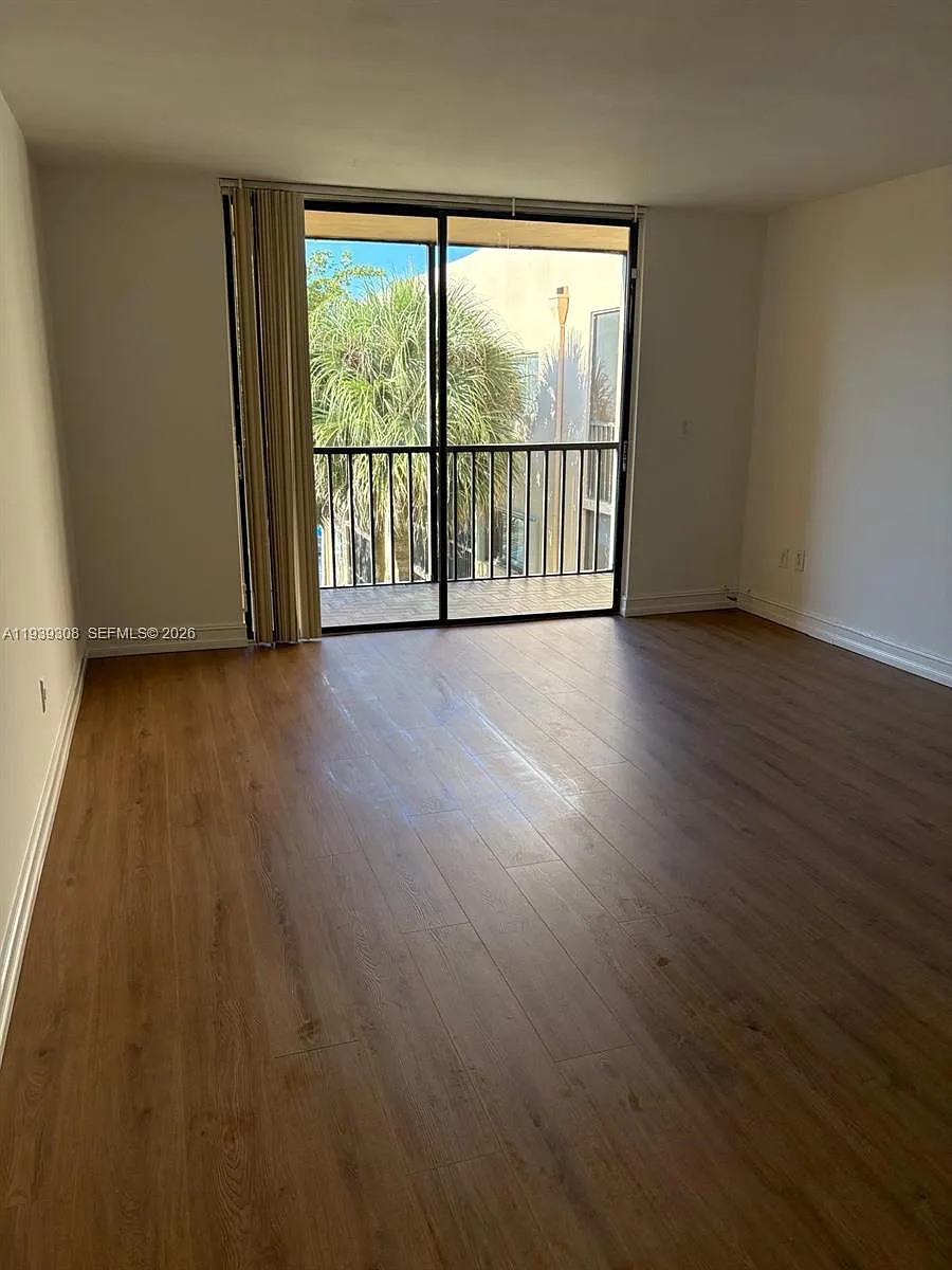 Building Photo - 8700 SW 133rd Avenue Rd #409