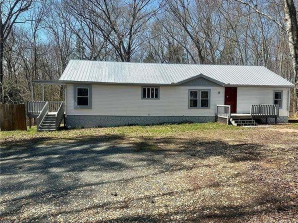 7301 Staton Pl, Acworth, GA 30102