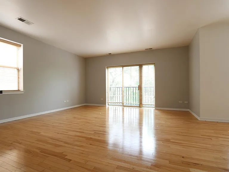 1029 S Lytle St #3 — Photo 2