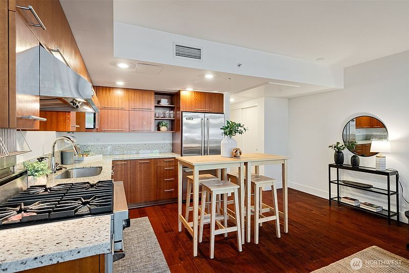 5th image of 2911 2nd Avenue #118