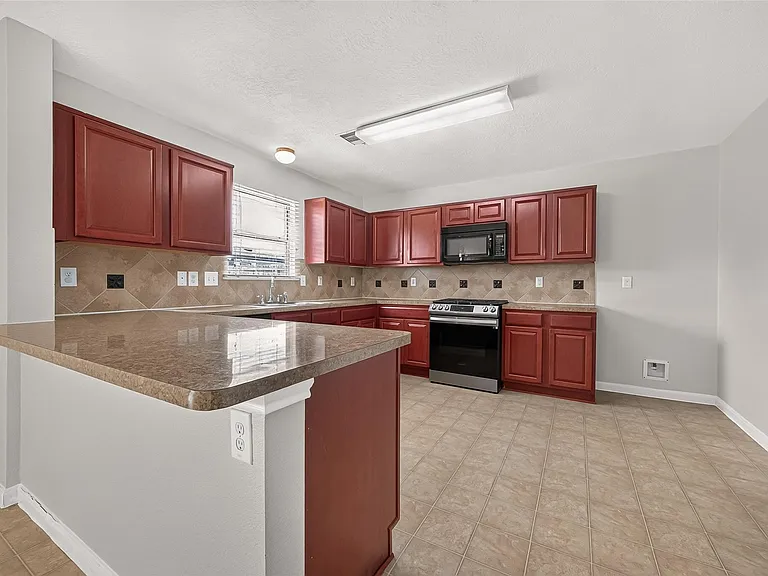 18403 Tupper Bend Ln — Photo 10