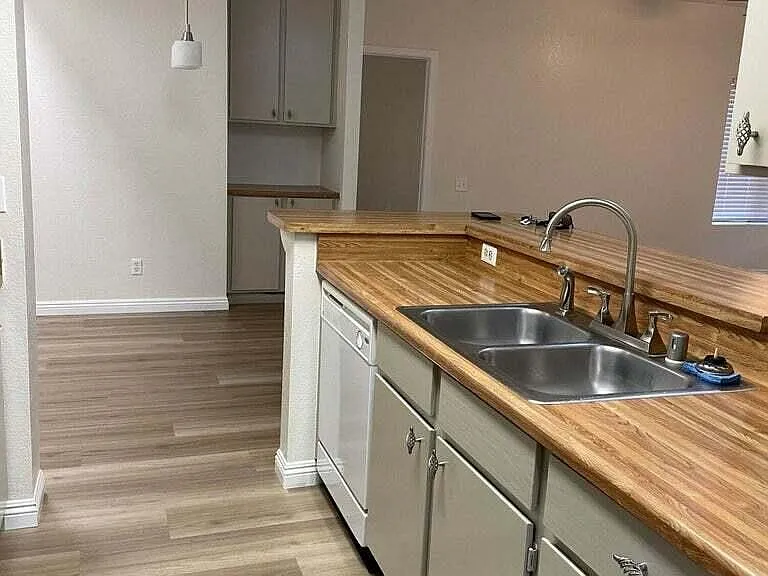 2035 S Elm St #117 — Photo 8