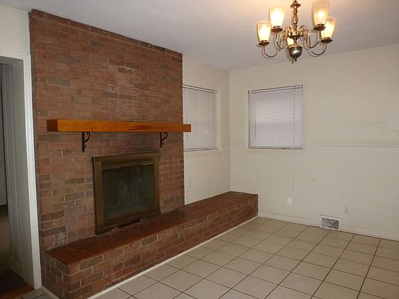 den area w/ fireplace