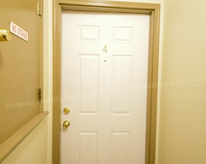 923 James Ct — Photo 23