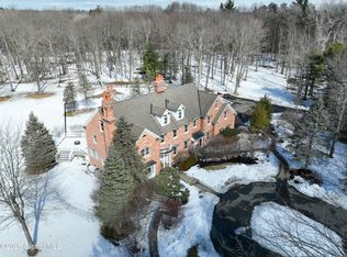 261 Bender Ln, Glenmont, NY 12077