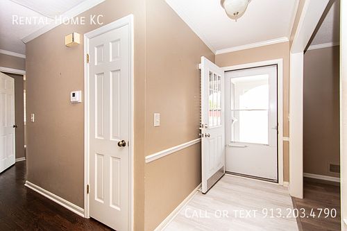 3rd image of 10047 Lamar Ave