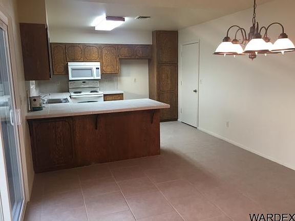 2nd image of 2691 Holiday Dr