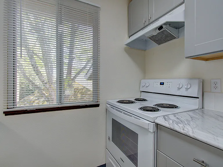 919 U St — Photo 14