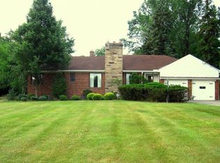 414 Chestnut Rd, Seven Hills, OH 44131