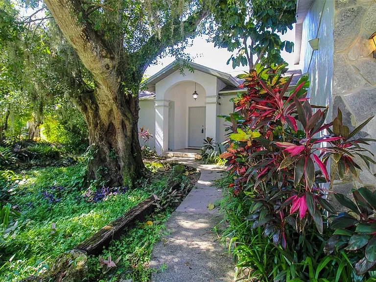 5462 Colonial Oaks Blvd — Photo 1