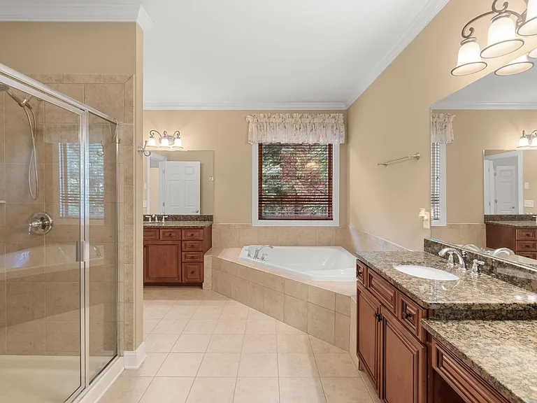 1610 Twin Square Way — Photo 25