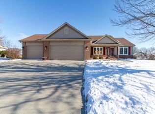 2485 Heather Ridge Dr, Normal, IL 61761