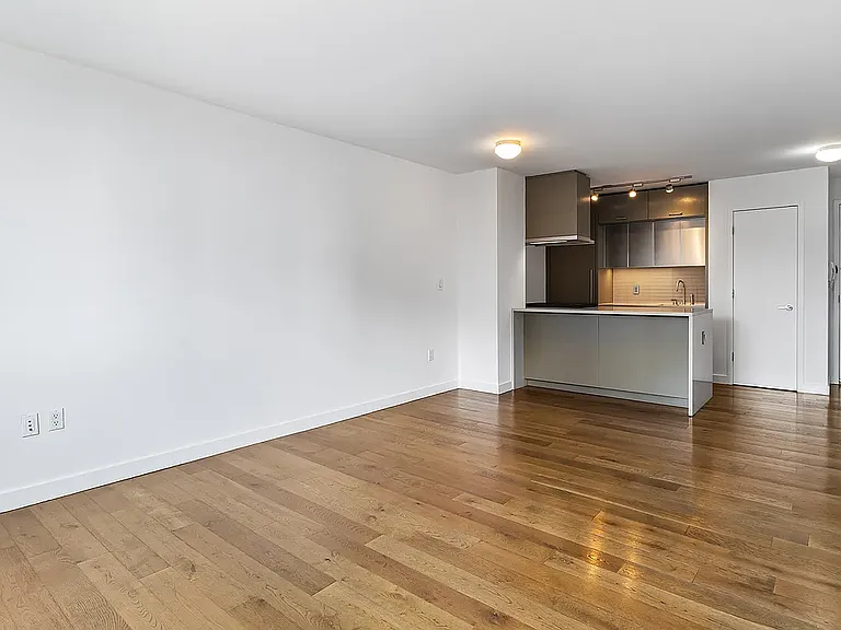 225 Rector Pl #12R — Photo 8