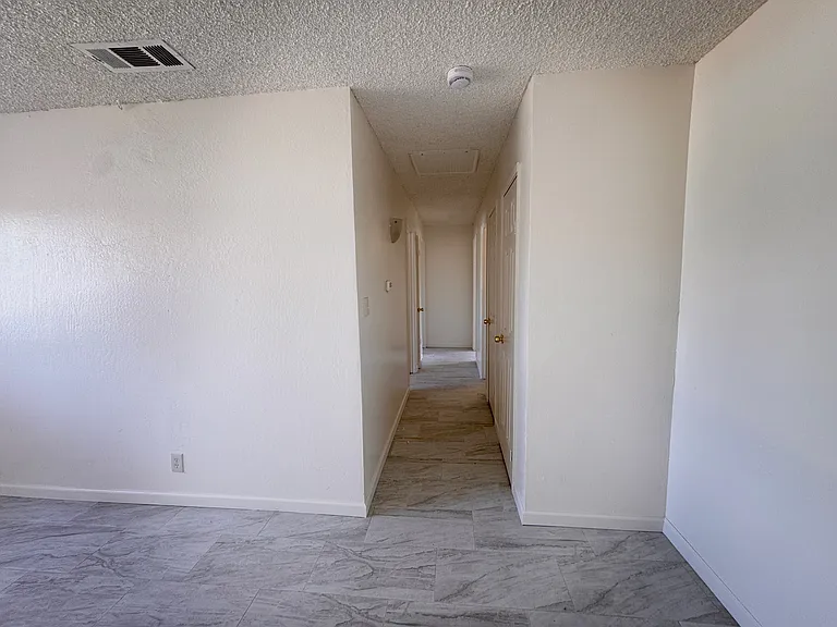 4600 N Prospect Ave — Photo 7