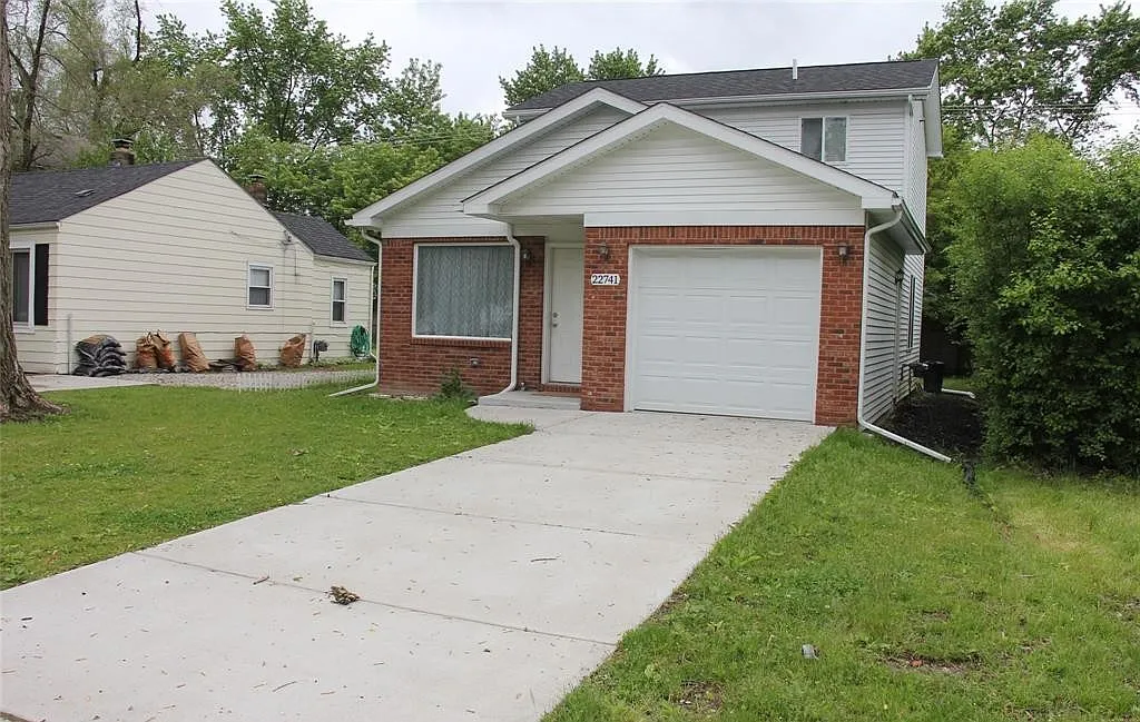 2 bed, 1.5 bath, 1240 sqft, $1,800 — Photo 1