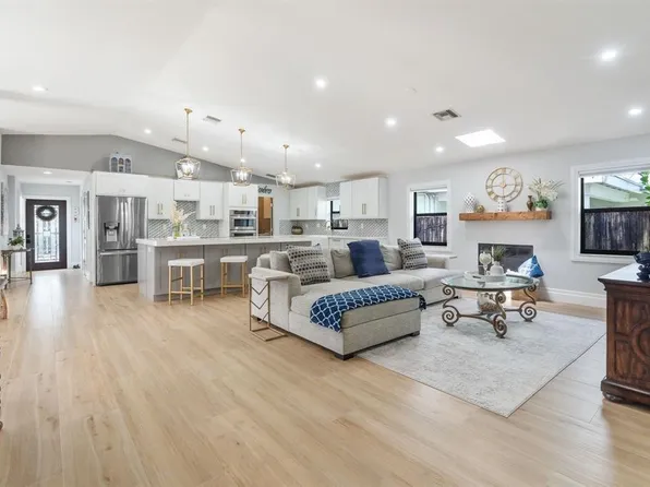 805 SE 9th Street, Fort Lauderdale, FL 33316
