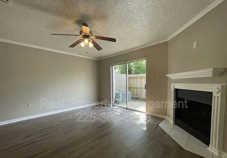 920 W Tony St #12D — Photo 2