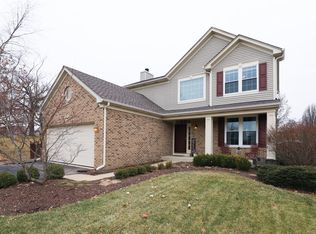 370 Kestrel Ln, Lindenhurst, IL 60046