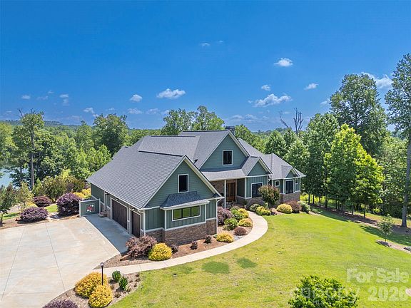 4th image of 398 Mapleton Ln