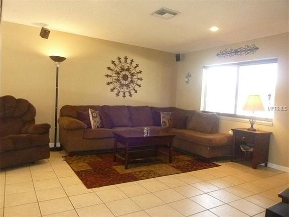 4th image of 2700 Lakewood Ln