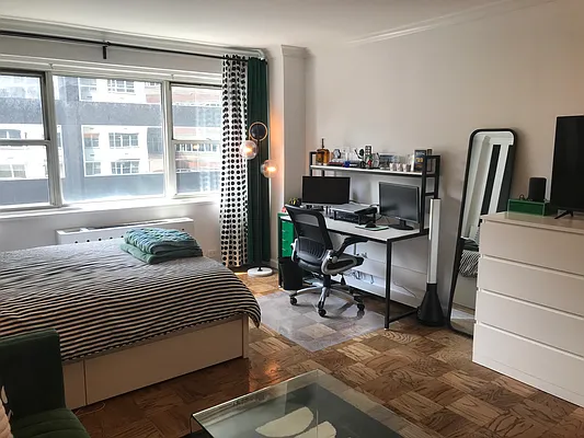 Sold by LG Fairmont Group | media 4