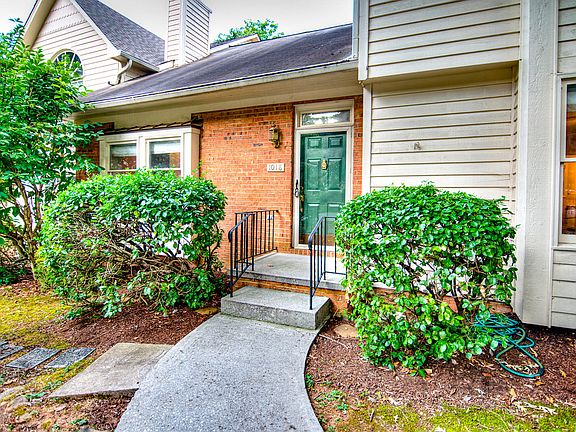 2nd image of 1018 Harrogate Dr
