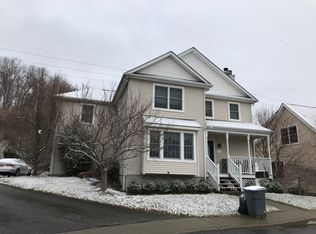 27 Baxter Rd, Pawling, NY 12564