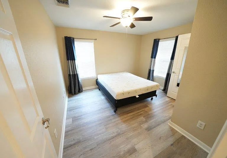 383 Gayle Ave — Photo 23