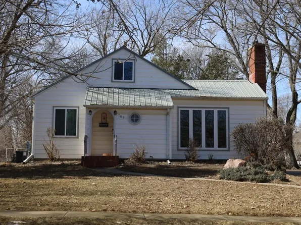 709 S Carroll St, Rock Rapids, IA 51246
