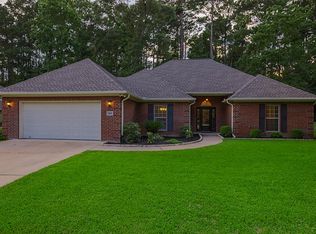 1427 River Oaks Dr, Huntsville, TX 77340