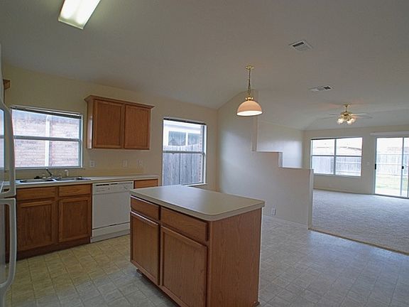 Kitchen & Island