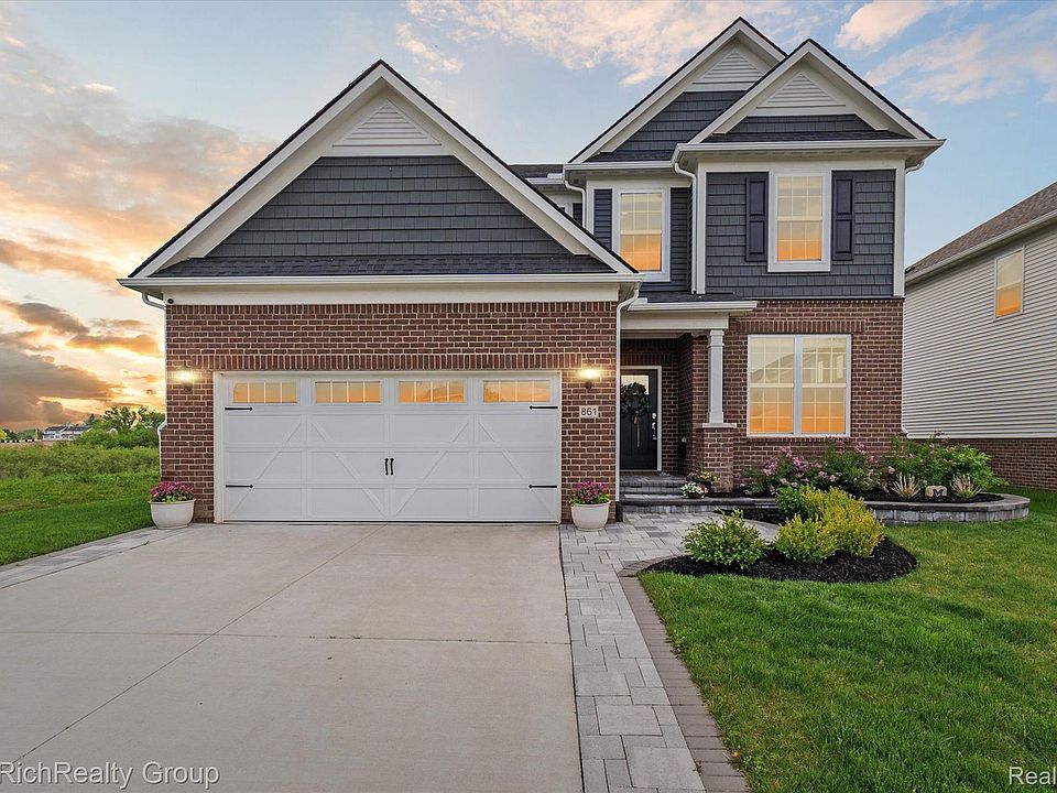 1st image of 861 Groveland Cir