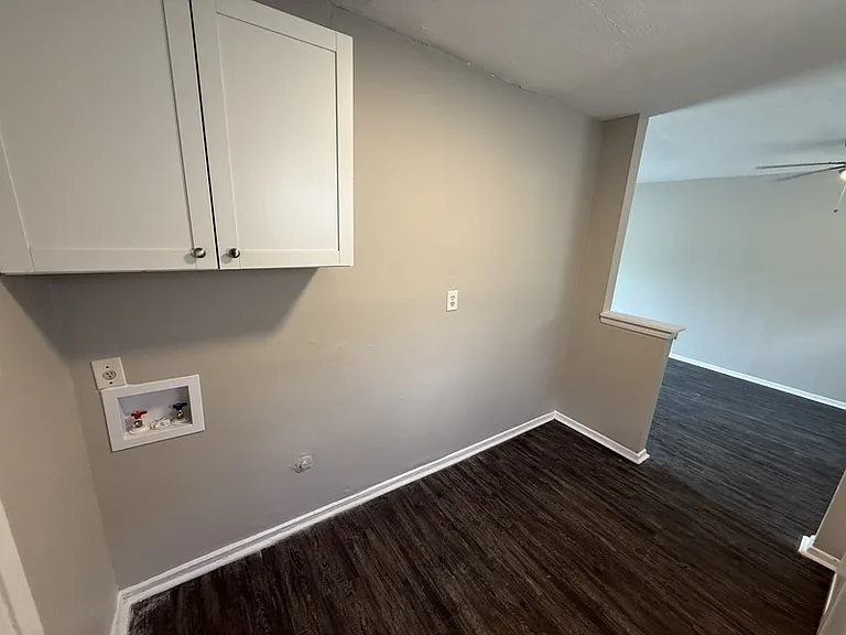 2086 Hubert Ave #5 — Photo 3