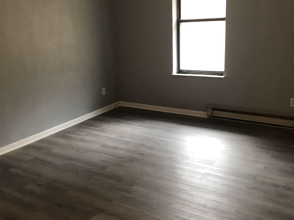 1st image of 5140 Russet Dr APT 1