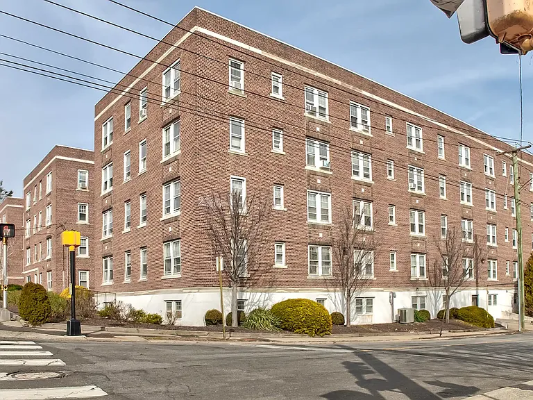 Tara Apartments — Photo 3