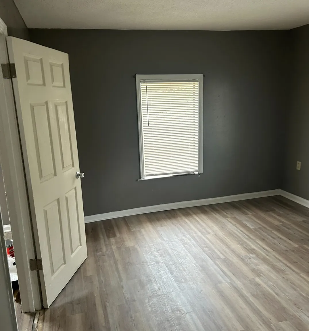 2 bed, 888 sqft, $850 — Photo 2