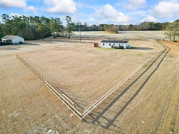 4th image of 6608 Black Creek Rd.