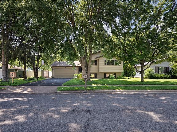 2nd image of 1609 Raedel Road